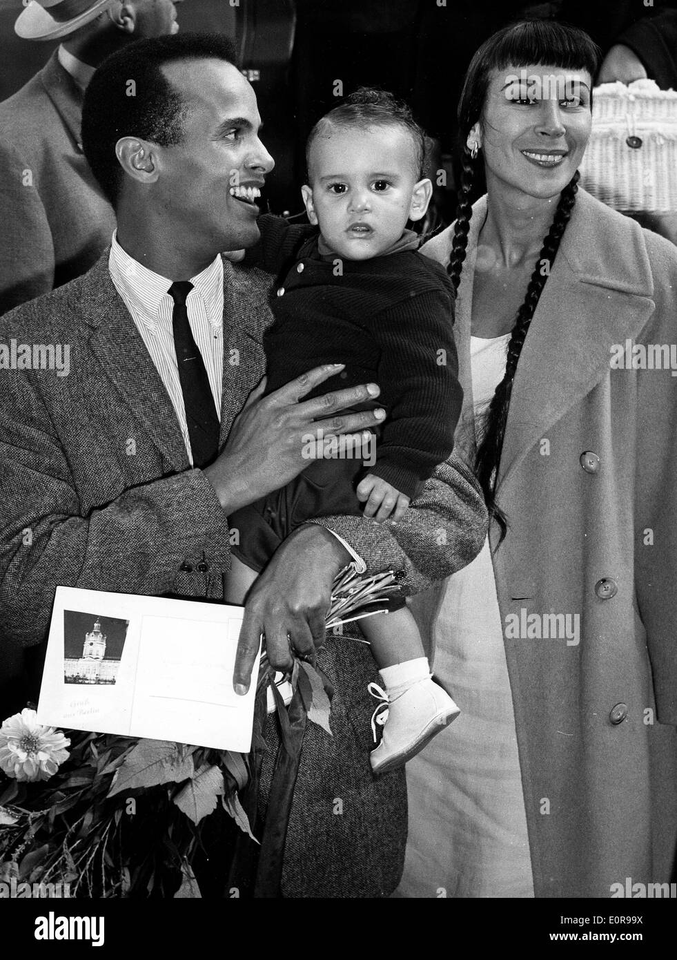 Sänger Harry Belafonte mit Frau Julie Robinson und Sohn David Stockfoto