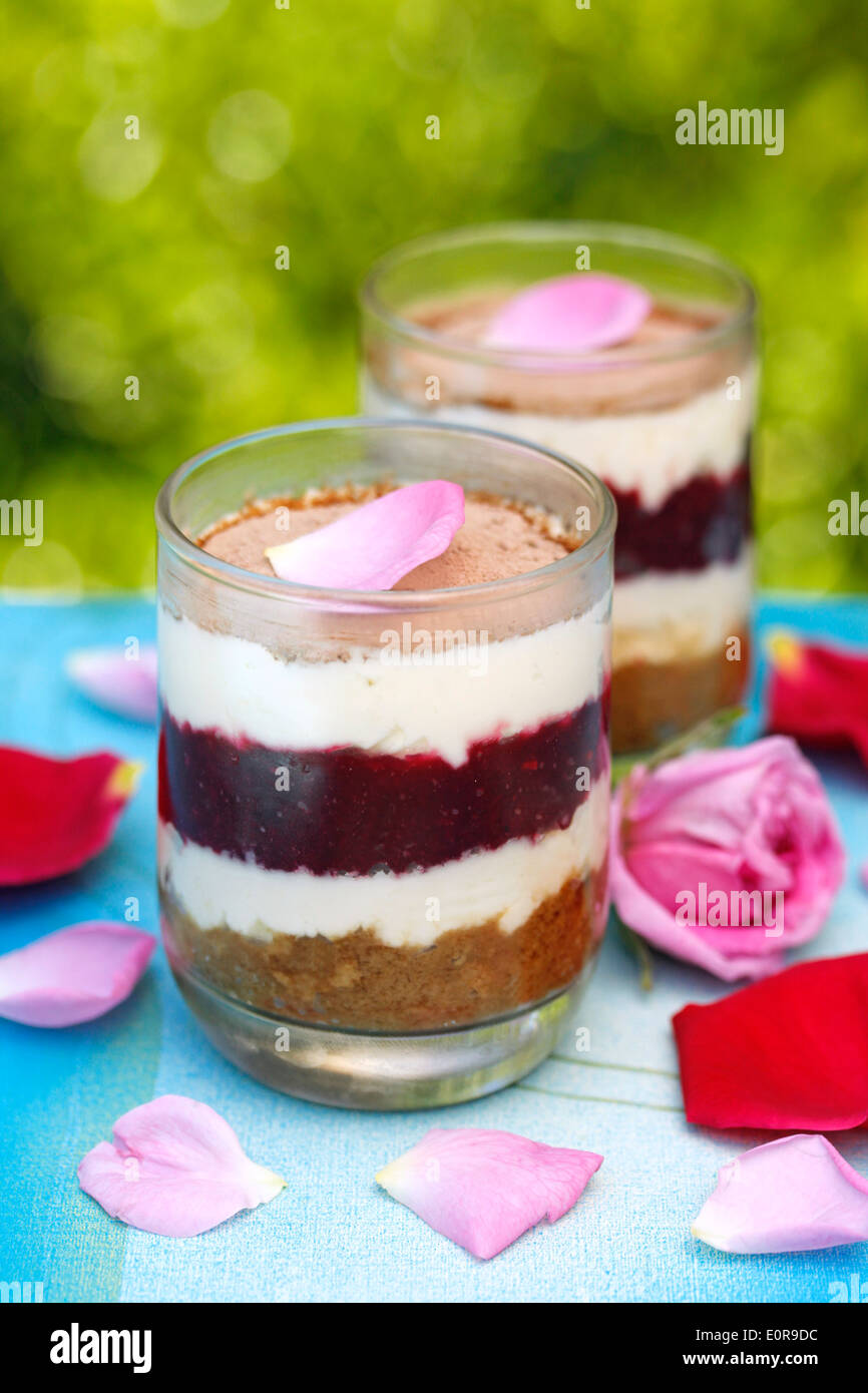 Rosen-Tiramisu. Rezept zur Verfügung. Stockfoto