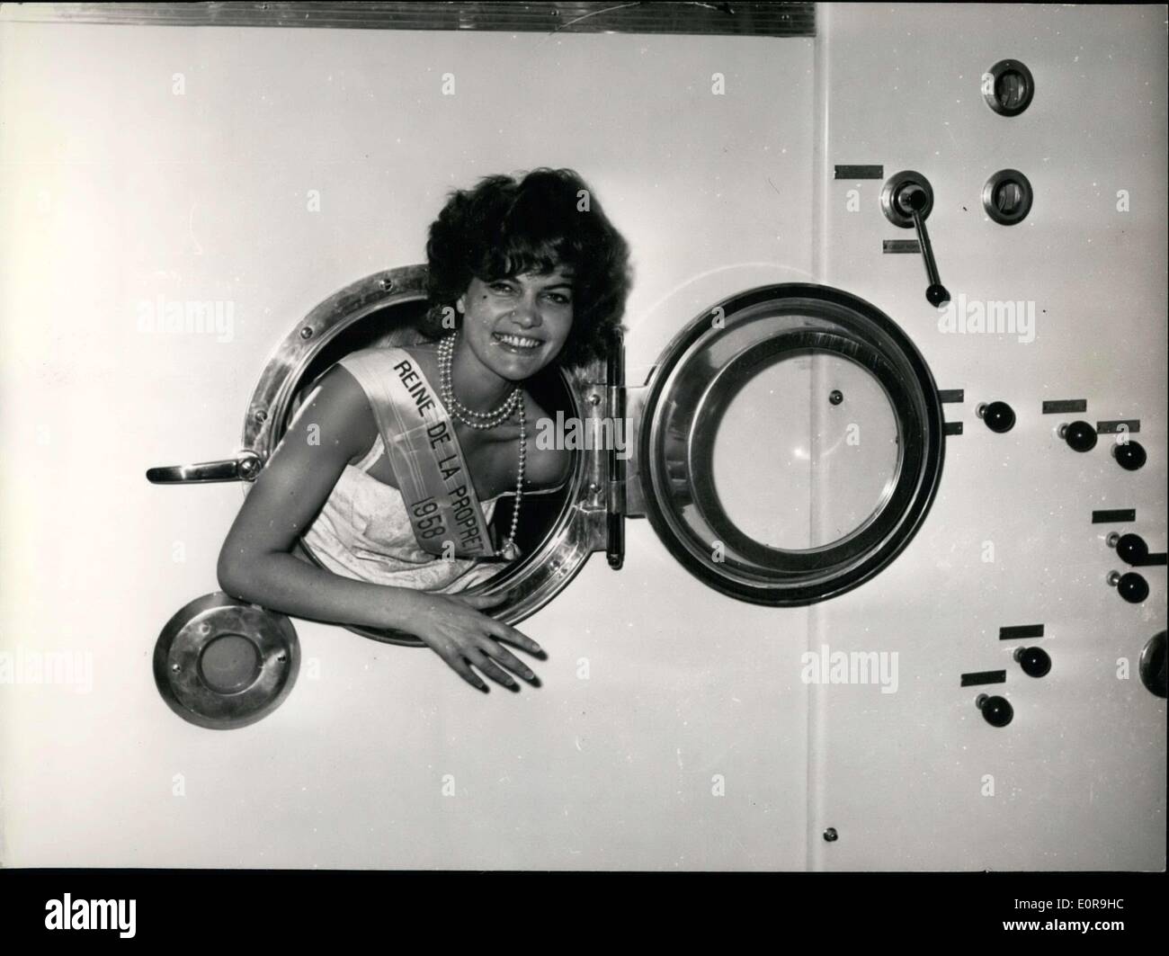 14. Oktober 1958 - die Königin der sauberen Denise Peyne Stockfoto