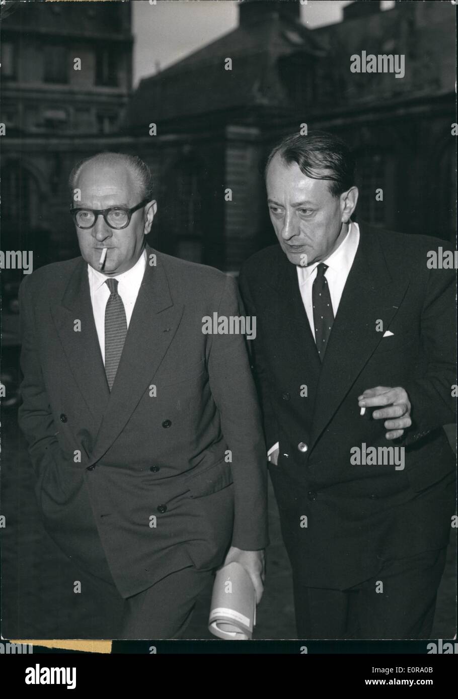 Sept. 09, 1958 - Kabinett Rat am Hotel Matignon: Foto zeigt MMR. Guy Mollet und Malraux Kabinett CDies Nachmittag angekommen. Stockfoto