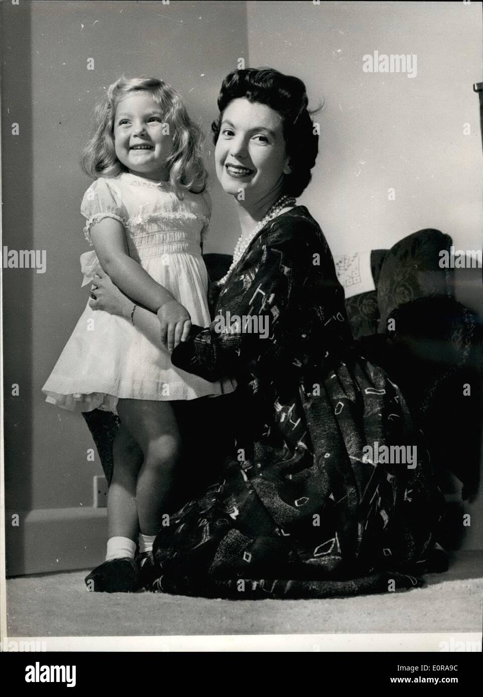11. November 1958 - Sylvia Peters, der BBC zu verlassen Sie will mehr Zeit mit ihrer Tochter verbringen: Großbritanniens bekannteste Frau TV Stockfoto