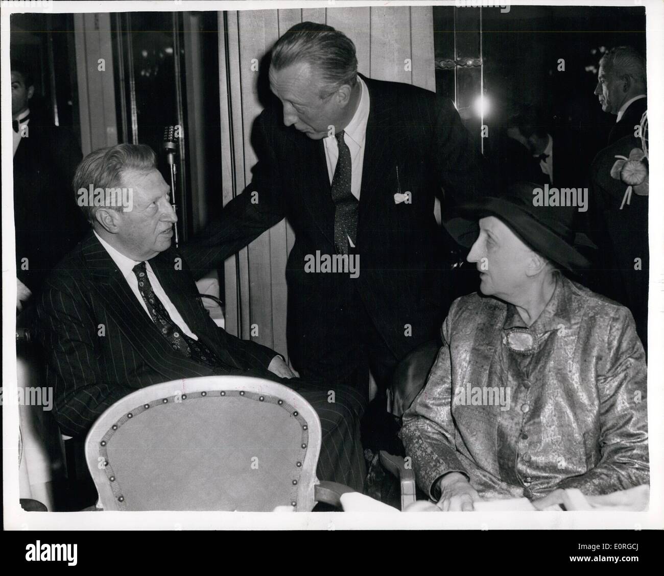 Sir sacheverell sitwell Fotos und Bildmaterial in hoher Auflösung Alamy