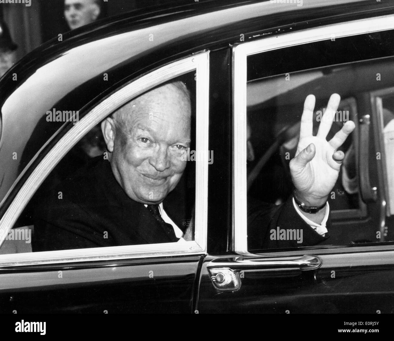 Präsident Eisenhower verlassen das Middlesex Hospital Stockfoto