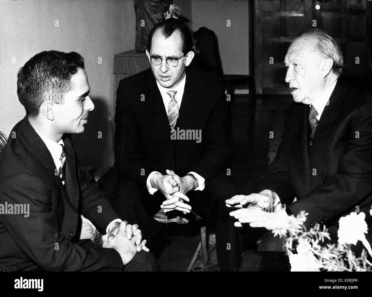 König Hussein von Jordanien besucht Konrad Adenauer Stockfoto