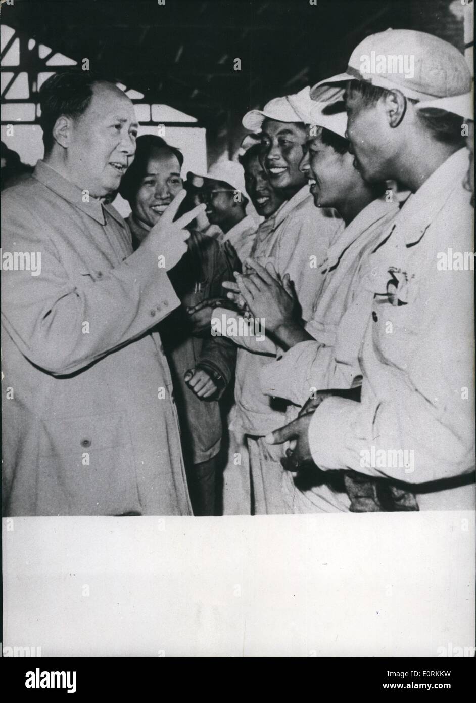 1. Januar 1960 - Chinesen auch übertreiben ihre Pflicht: Arbeiter im Stahlwerk in der Provinz Anhuei im Osten von China, berichtet Stockfoto