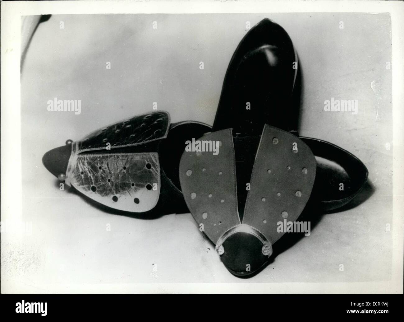1. Januar 1960 - The In zeigen Neuheiten - aus Italien '' Marienkäfer '' Stil: Italienisch entwickelt Kleidung und Schuhe haben eine Stockfoto