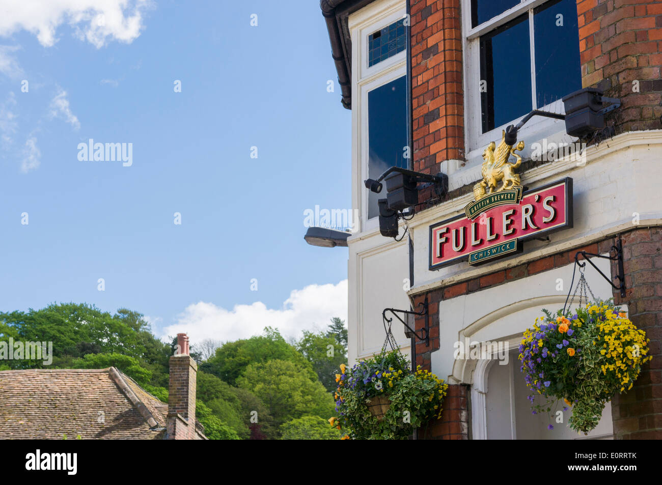 Fullers Brauerei-Logo auf einer Kneipe, England, UK Stockfoto