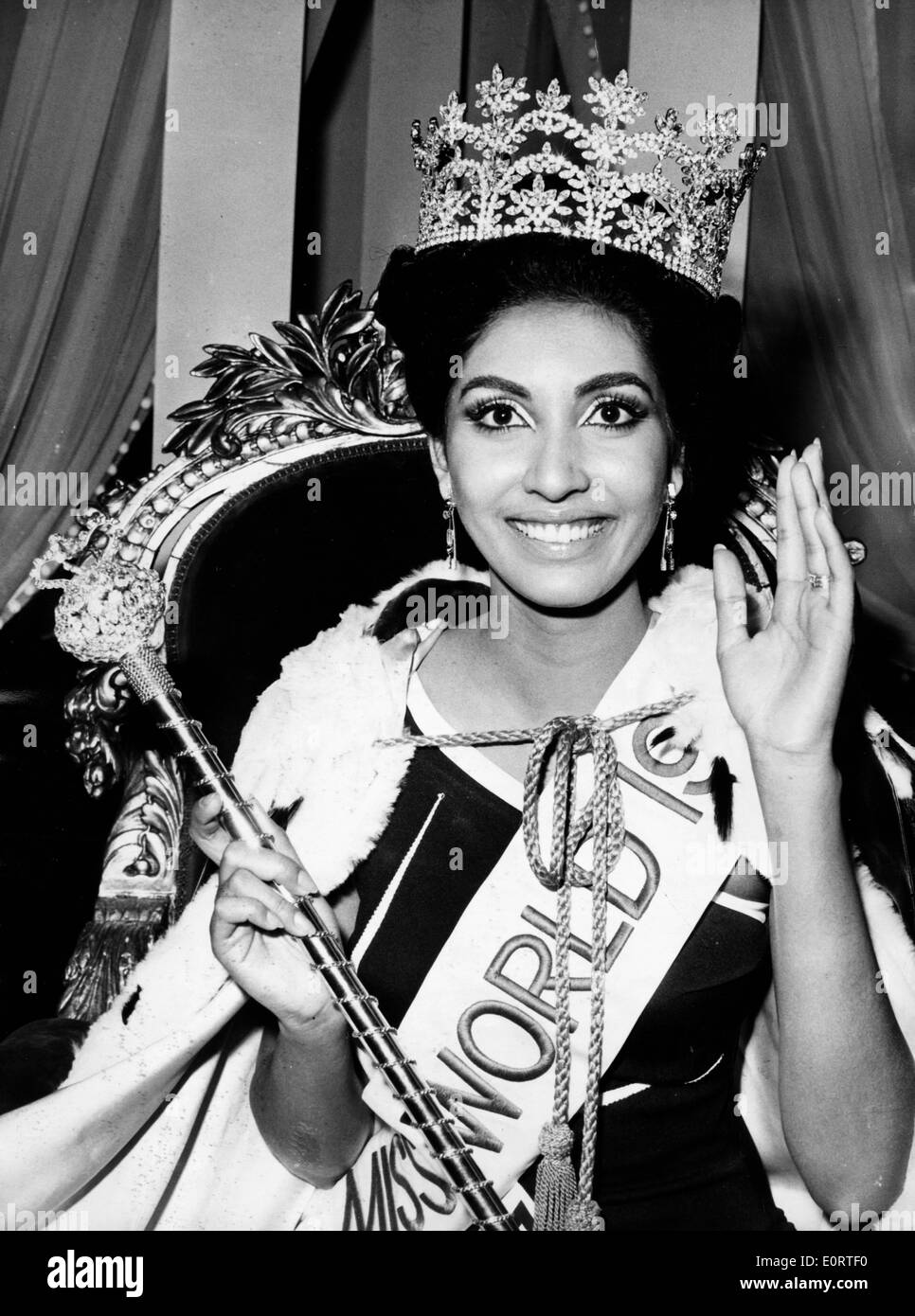 Reita Faria gewinnt Miss World 1966 Stockfoto