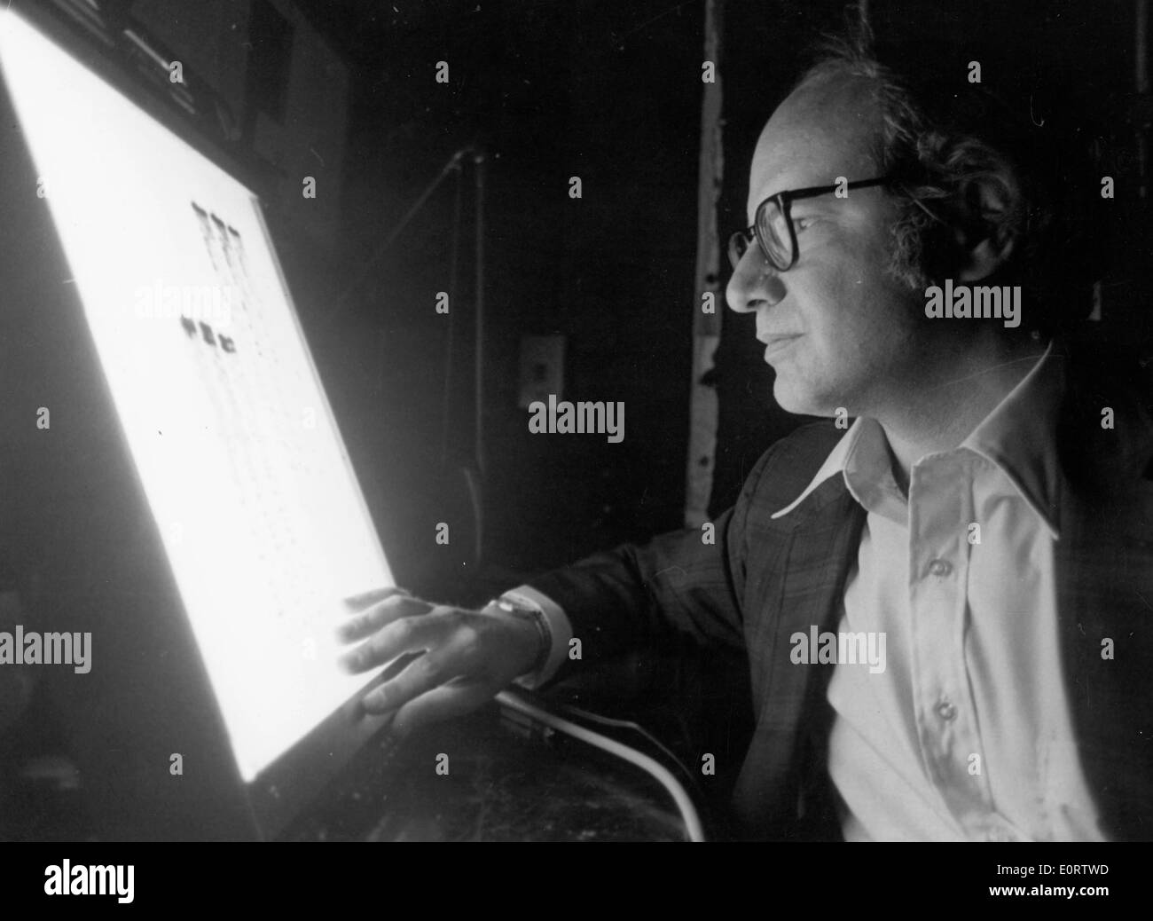 Physiker Walter Gilbert arbeitet in seinem Labor Stockfoto