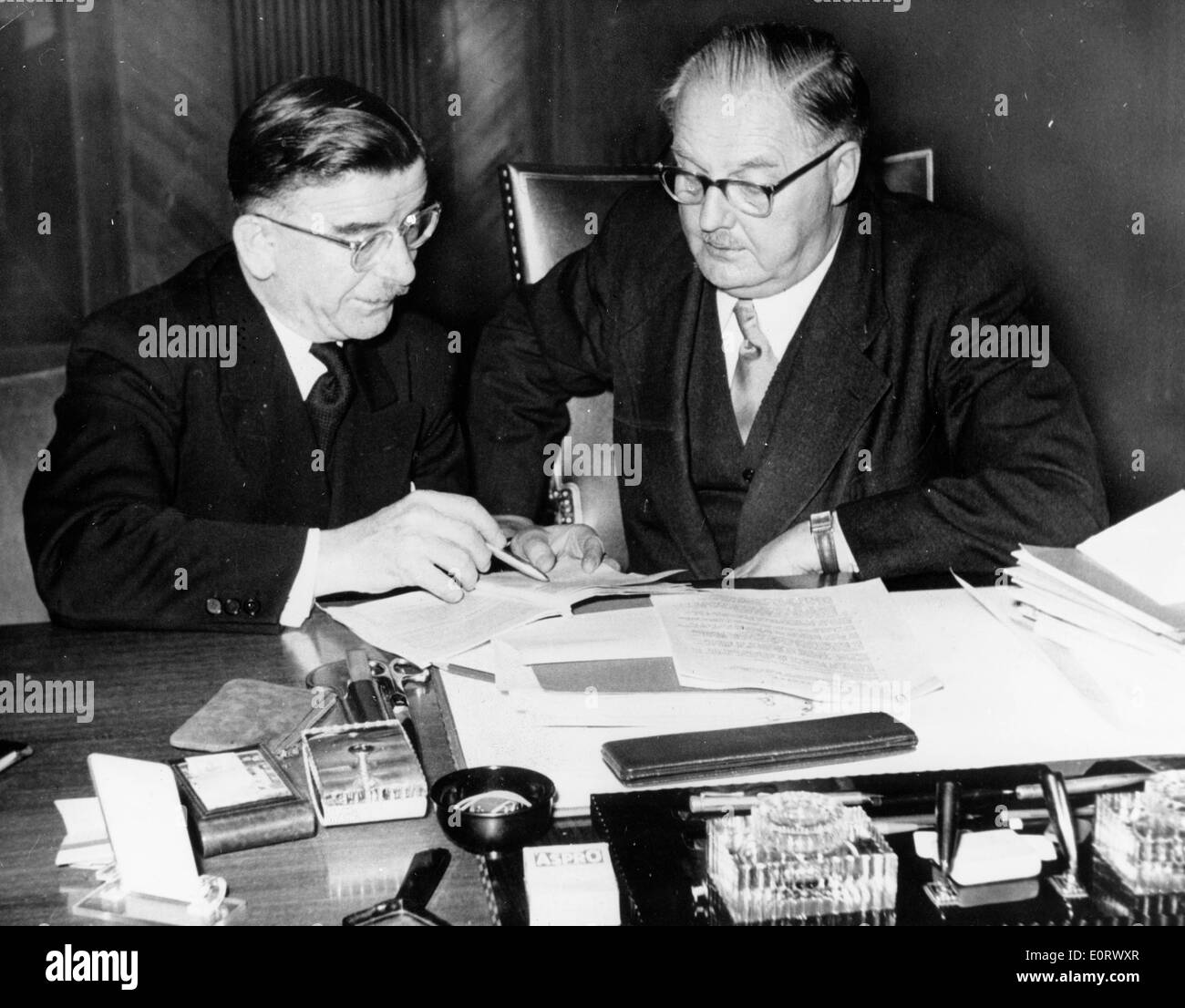 Osterreichischer Aussenminister Leopold Figl Stockfotos Und Bilder Kaufen Alamy