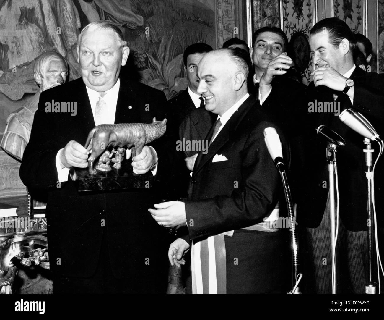 West german chancellor ludwig erhard -Fotos und -Bildmaterial in hoher ...
