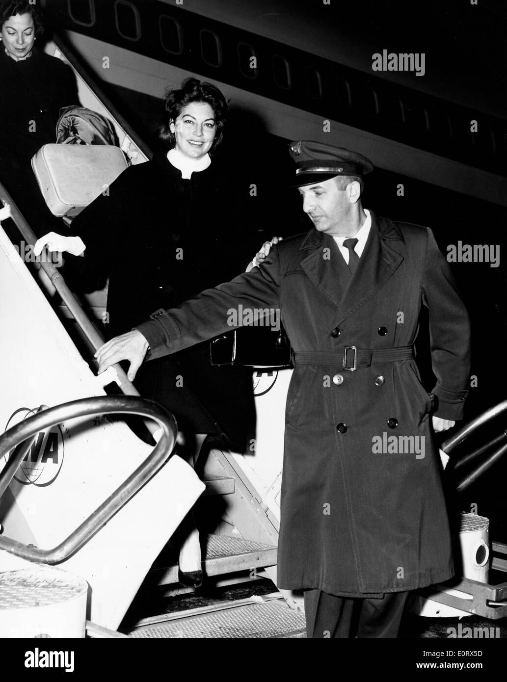 Schauspielerin Ava Gardner kommt am Flughafen Stockfoto