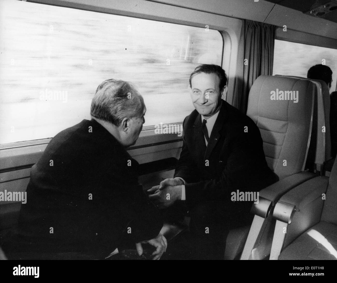 Fußball Trainer Robert Galley reitet auf dem Zug Stockfoto