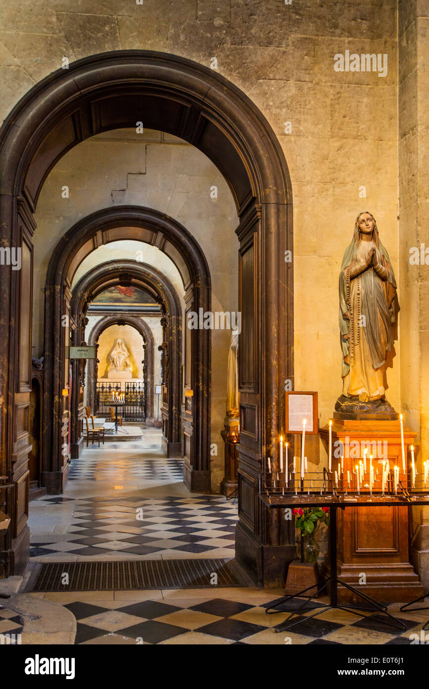 Innere des Saint-Paul - Kirche Saint-Louis, Paris, Frankreich Stockfoto