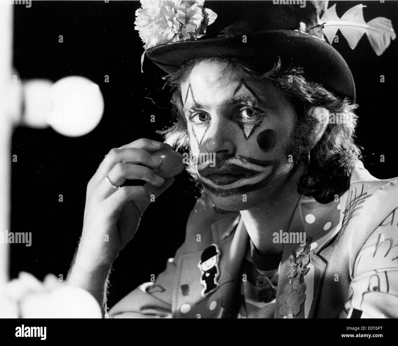 Porträt von David Essex verkleidet als clown Stockfoto