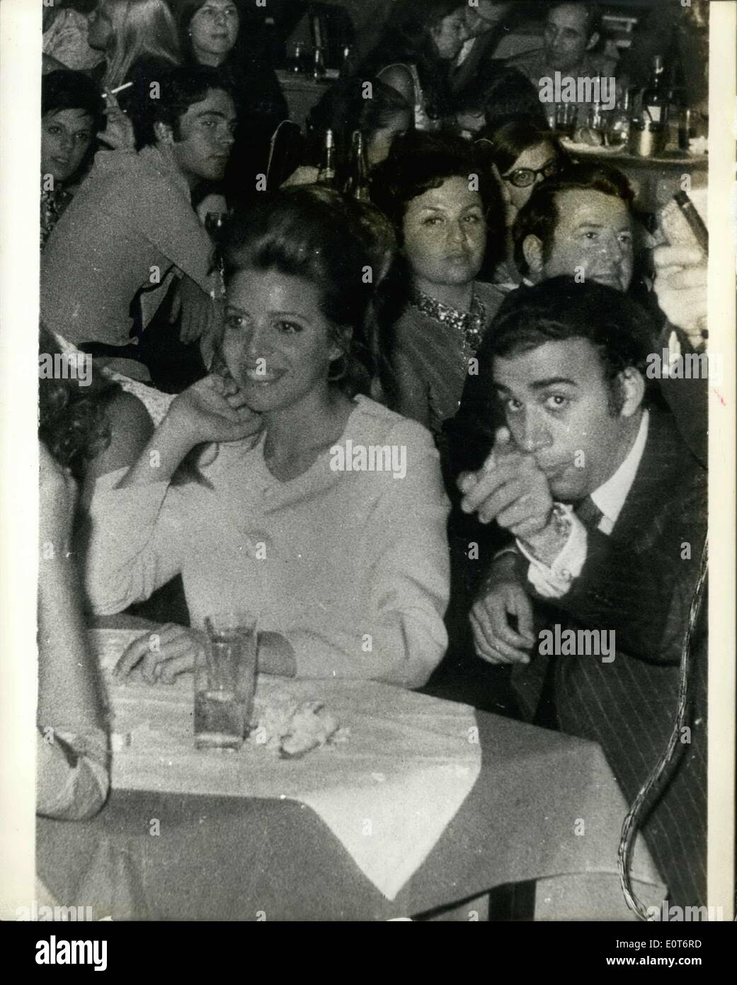 Tina Onassis Tochter - Athina livanos wikipedia, athina mary tina niarchos (greek ... / 11—tina niarchos, wife of stavros niarchos, the greek millionaire and shipowner, who figured in the late fifties, mr.
