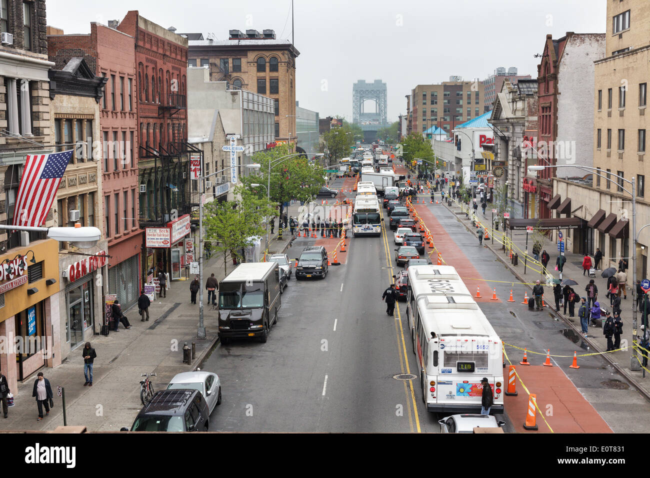Harlem, 125. Straße mit Blick auf den East River und RFK Bridge, New York, New York, USA Stockfoto