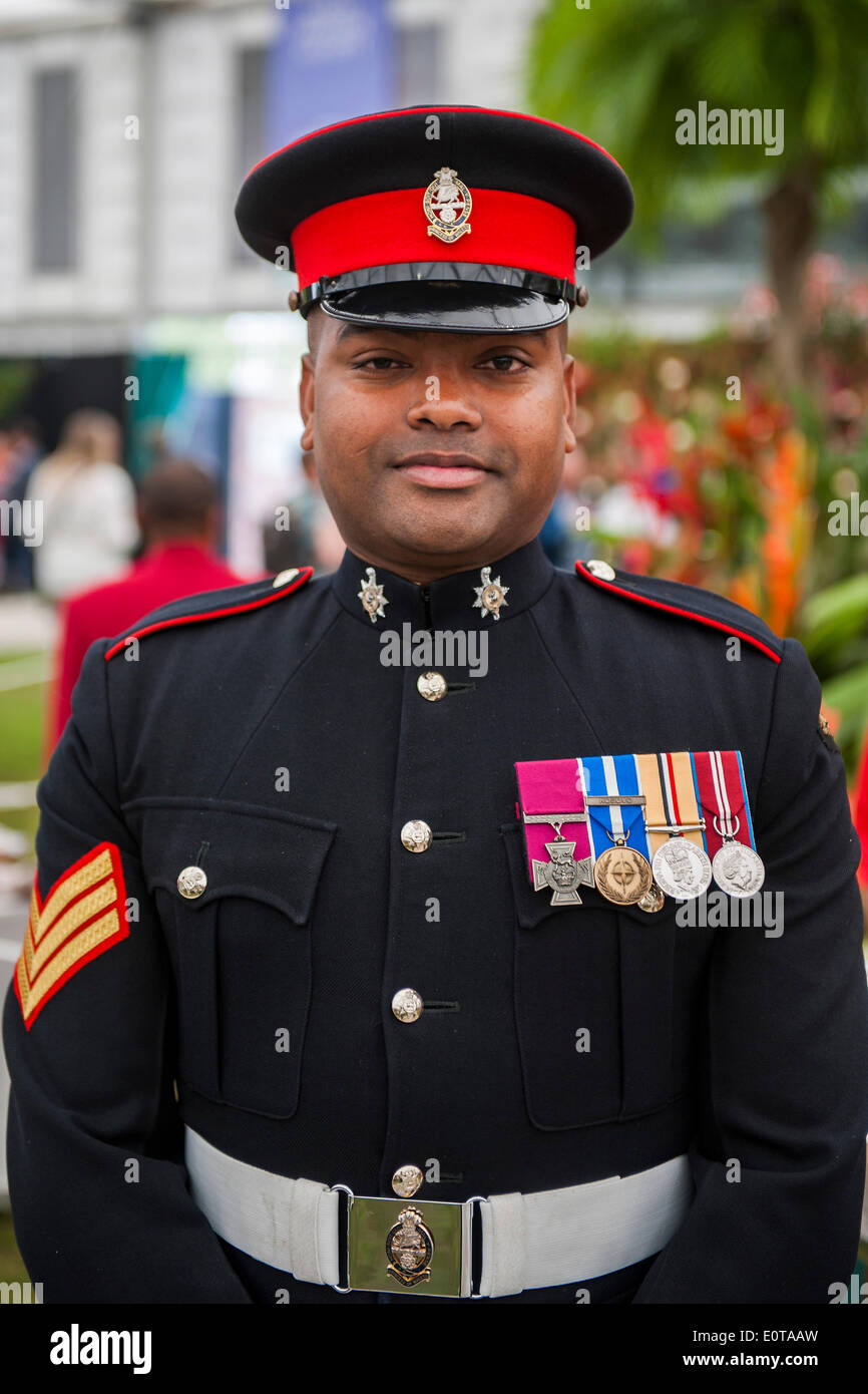 Lance Sergeant Johnson Gideon Beharry VC. Die Chelsea Flower Show 2014. Das Royal Hospital Chelsea, London, UK.  19. Mai 2014. Stockfoto