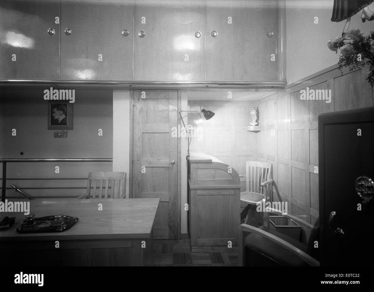 Casa da Sorte in Lissabon, erobert von Mário Novais, war ein bekanntes Etablissement, das das kulturelle und kommerzielle Leben der Stadt symbolisiert. Stockfoto