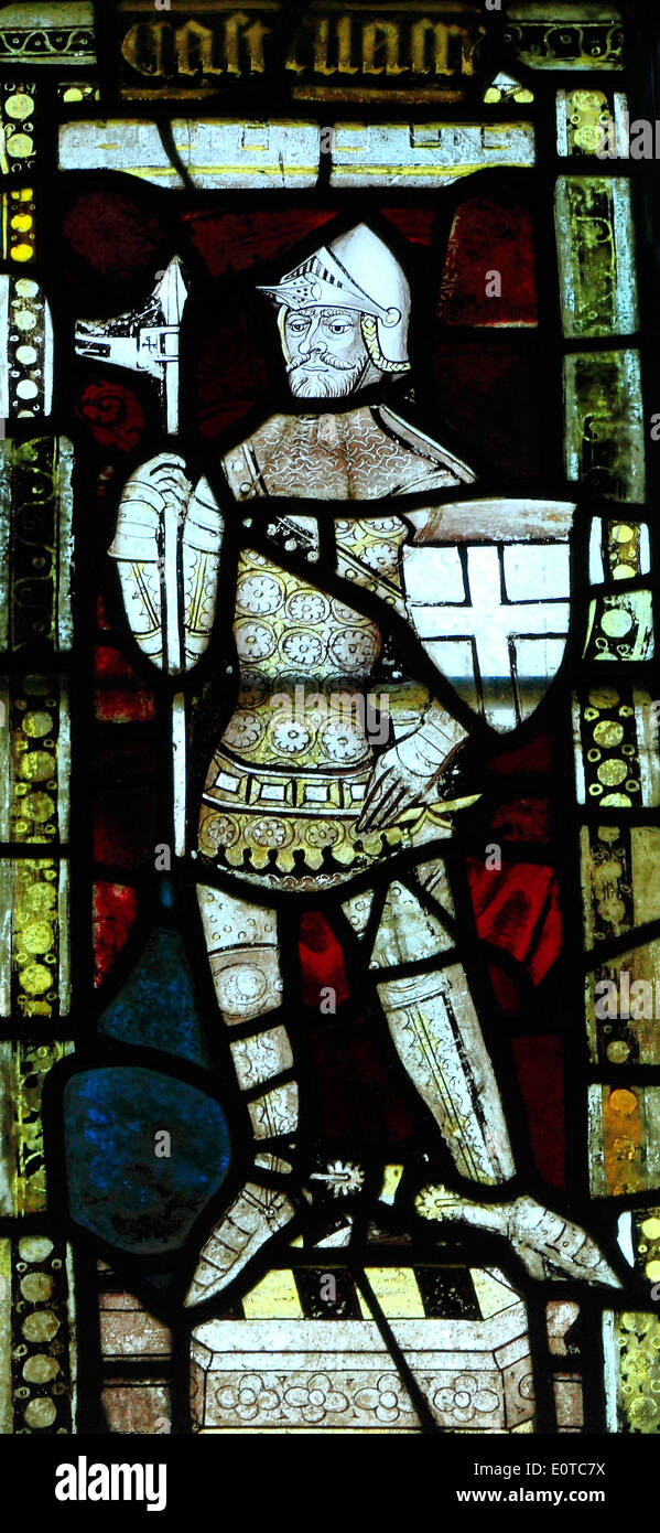 14. Jahrhundert mittelalterliche Glasfenster, mittelalterliche Ritter in Rüstung, Schloss Acre, Norfolk, England UK Englisch Windows Ritter Stockfoto