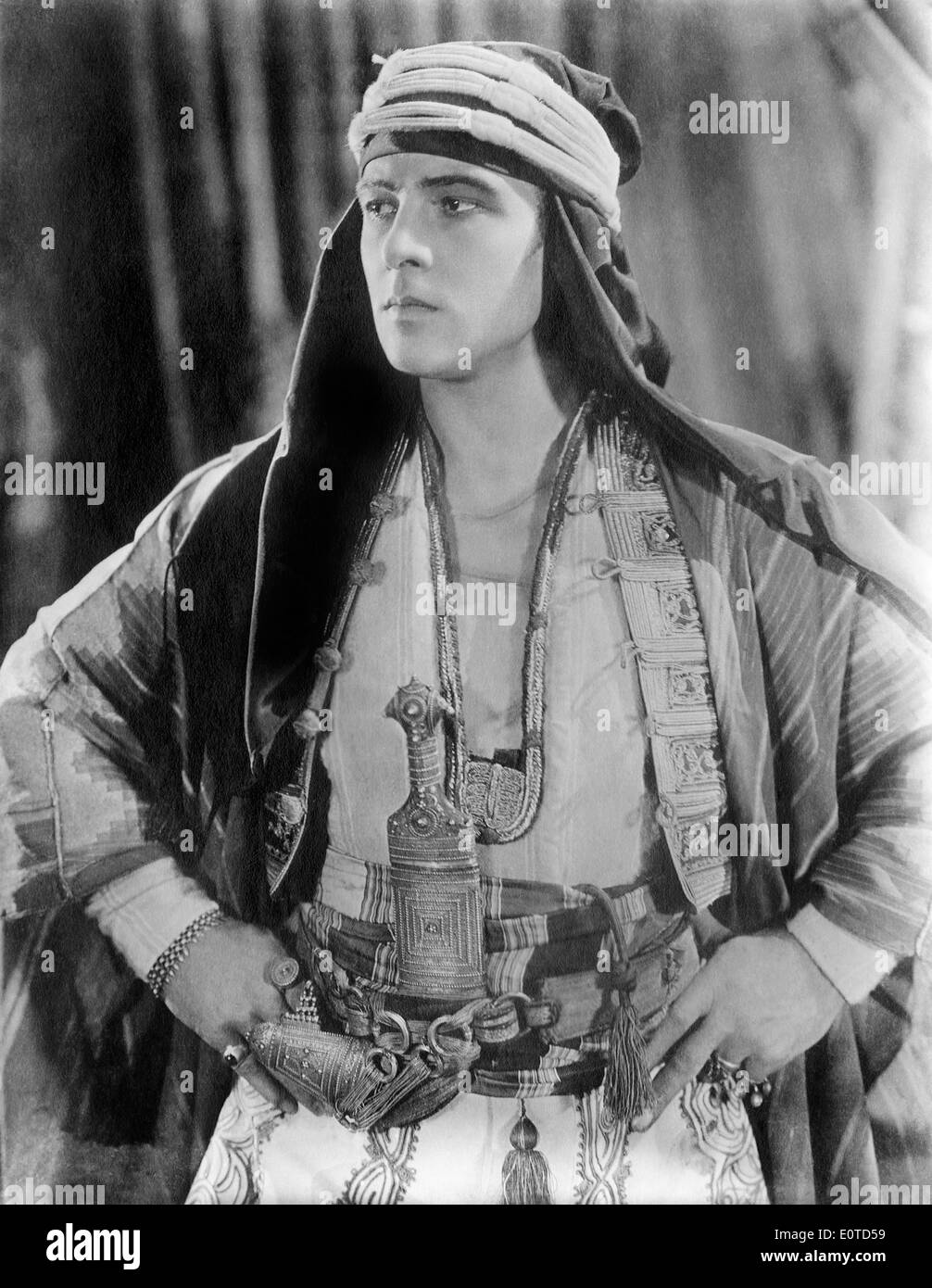 Rudolph Valentino, am Set des Stummfilms "Der Scheich", 1921 Stockfoto