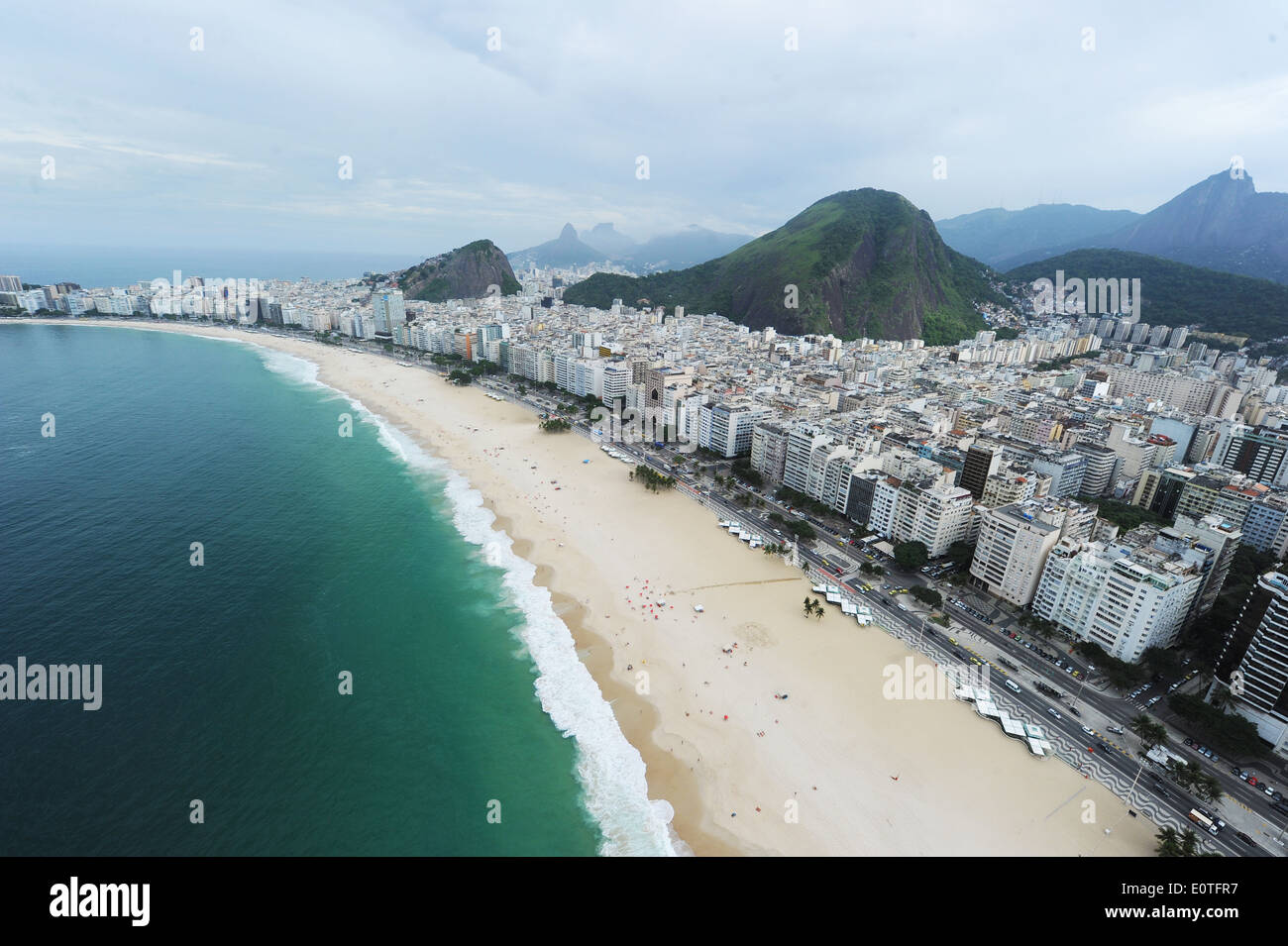 RIO DE JANEIRO, 15. Mai 2014 Übersicht von Rio de Janeiro Copacabana Strand. Foto von Antonio Scorza Stockfoto