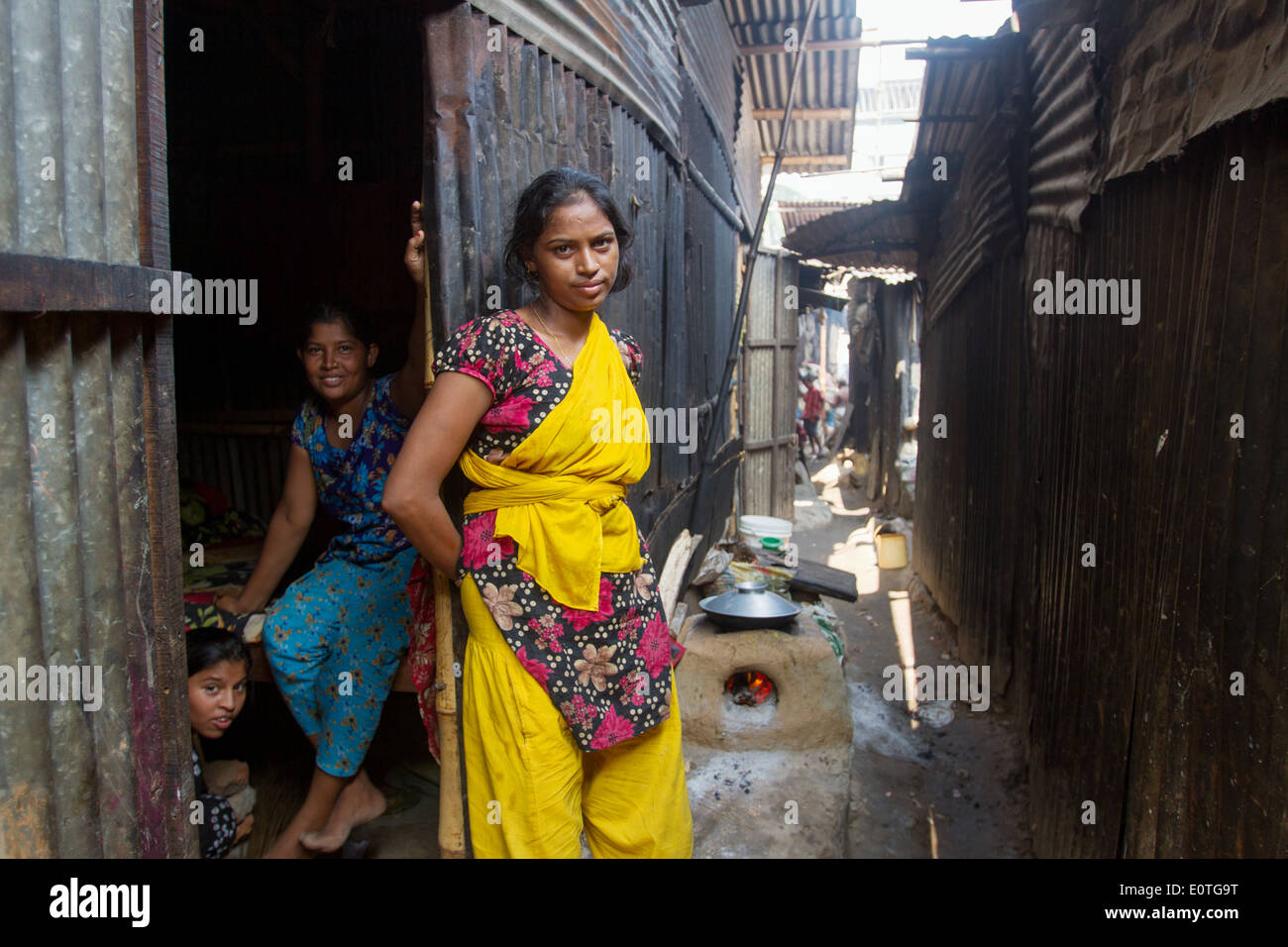 Bangladeshi Menschen in Slums Teil Dhaka in extremer Armut leben. Stockfoto