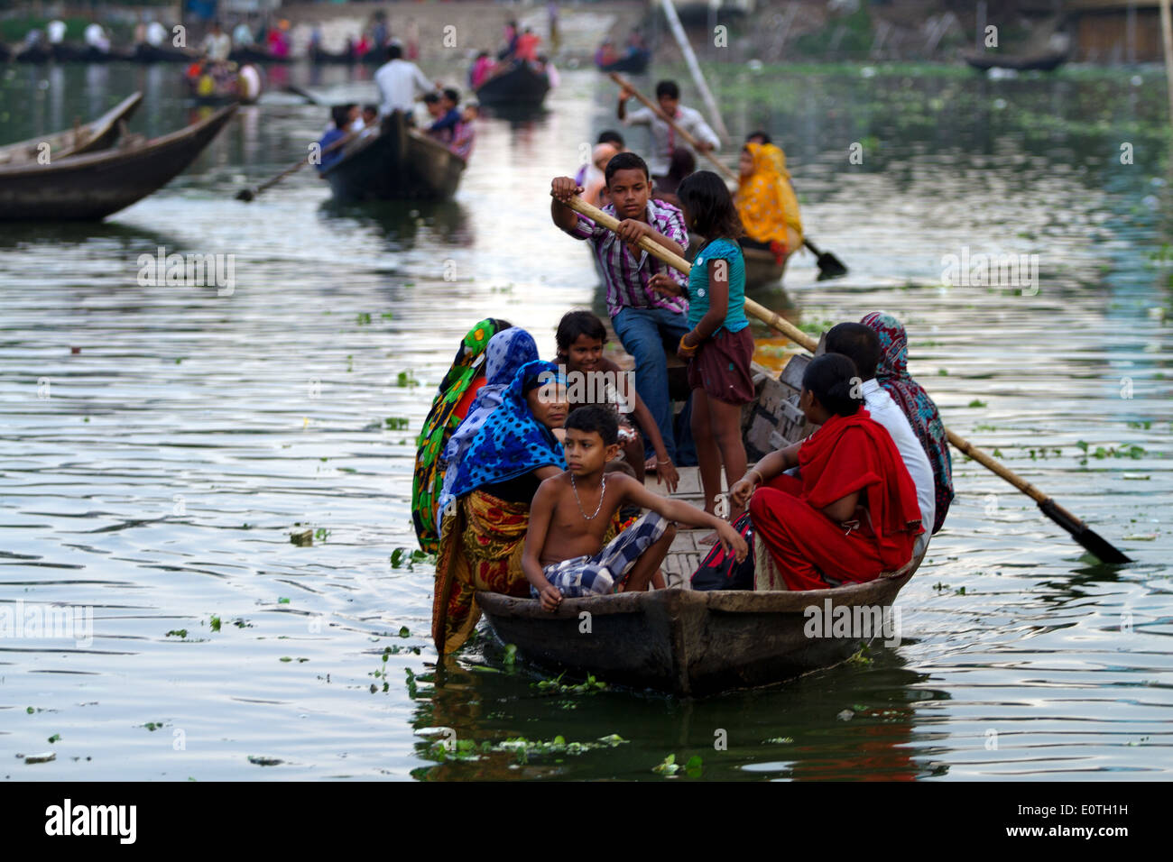 Transport in einem Fluss Dhaka Bangladesch Stockfoto