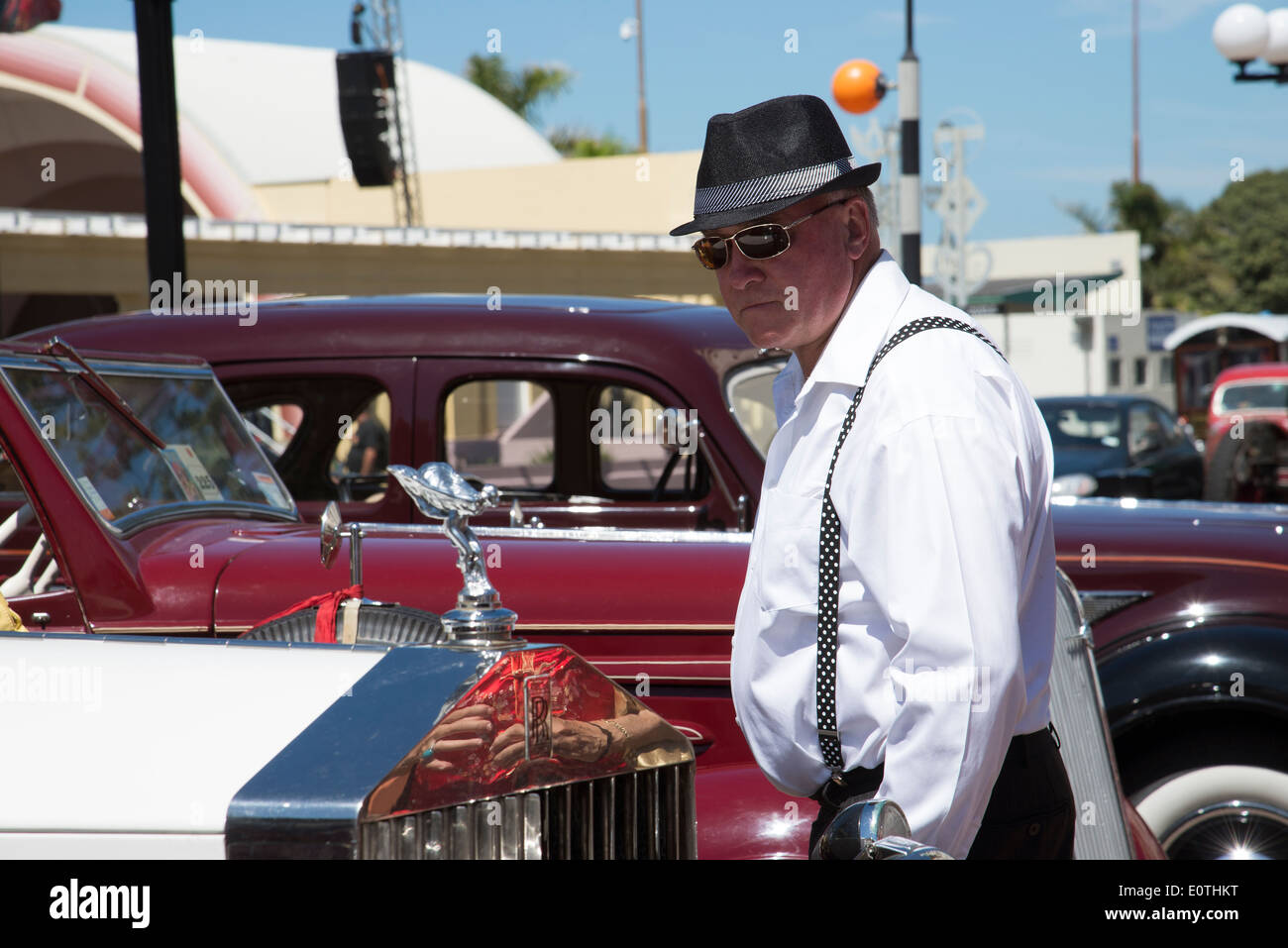 Art-Deco-Wochenende Besucher in Napier Neuseeland bewundern einen Oldtimer Rolls-Royce Stockfoto
