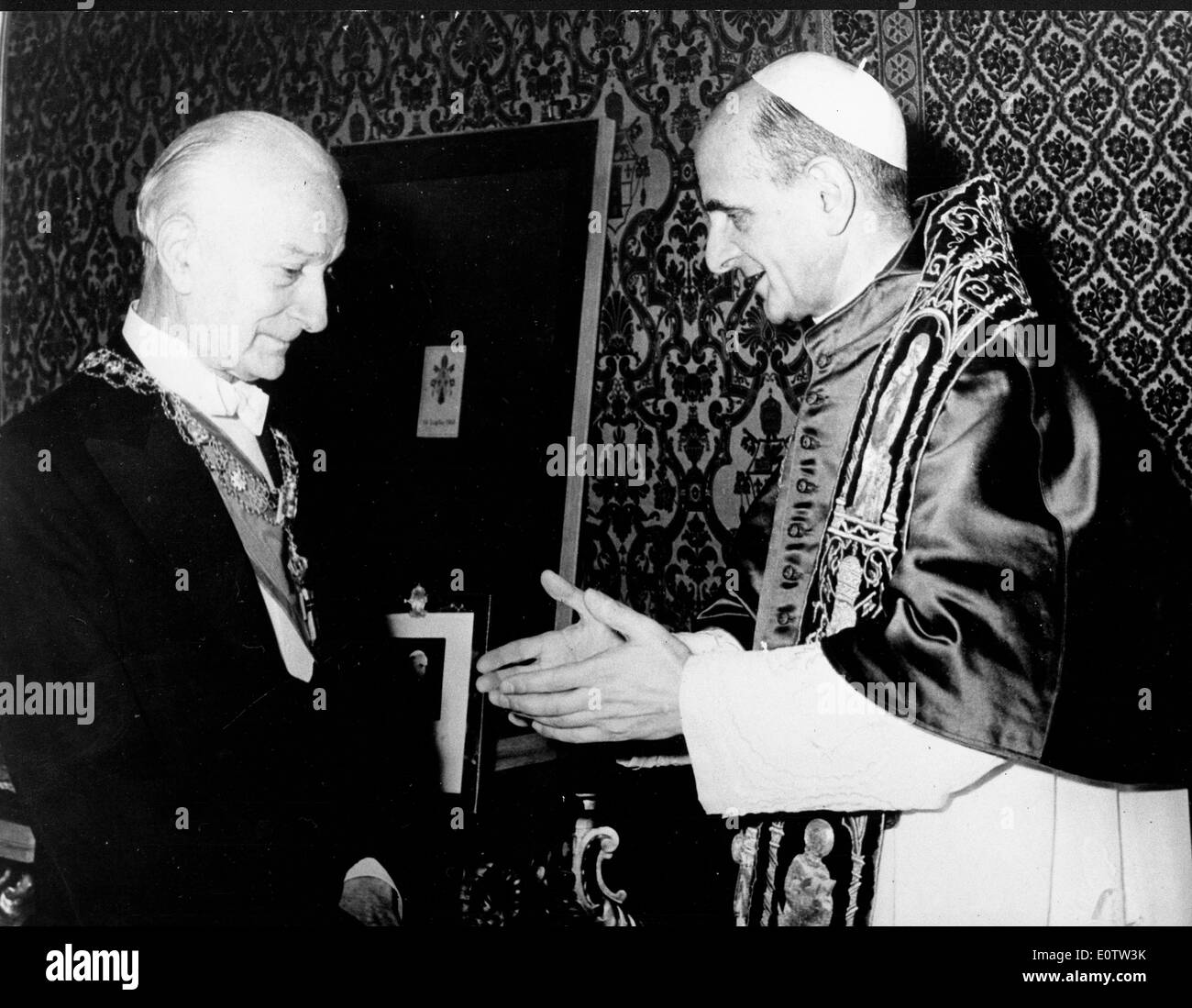 Papst Paul Vl erhält Präsident Antonio Segni Stockfoto