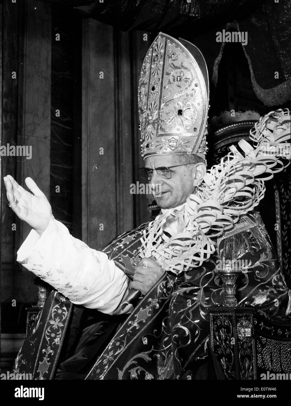 Papst Paul Vl Mitra Hut Stockfoto
