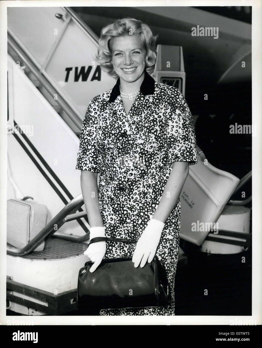 16. August 1960 - Rosemary Clooney beliebte Songbird auf dem Flügel wieder, diesmal nach Los Angeles über TWA Superjet Airline Stockfoto