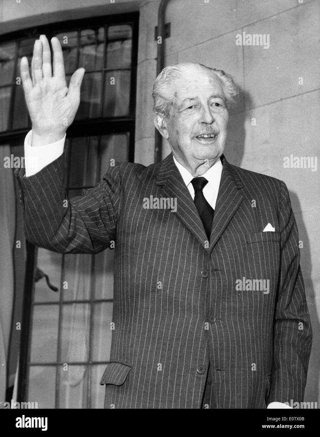 Premierminister Harold Macmillan verlässt Krankenhaus Stockfoto