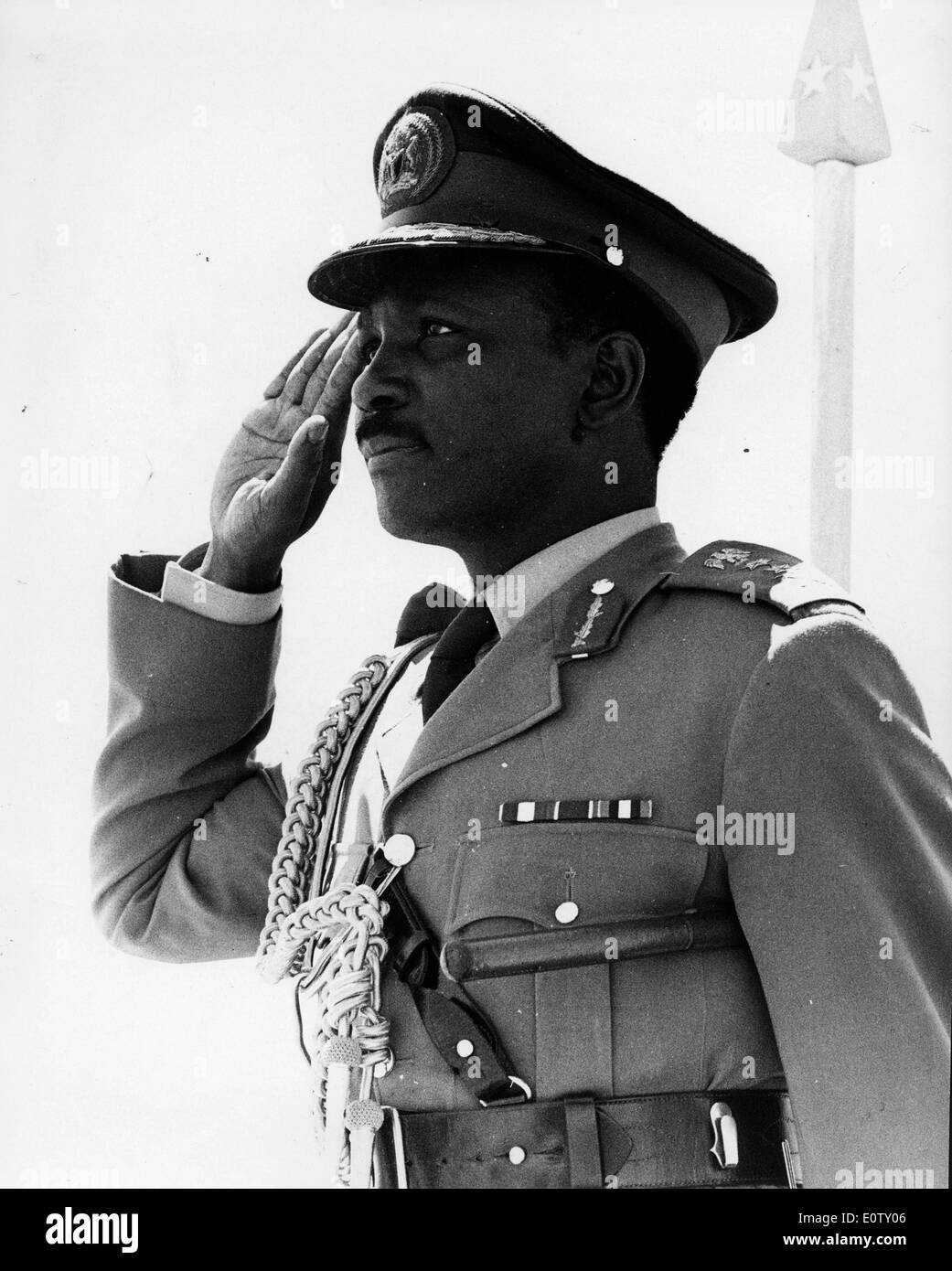 Staatsoberhaupt von Nigeria Yakubu Gowon Strammstehen Stockfoto