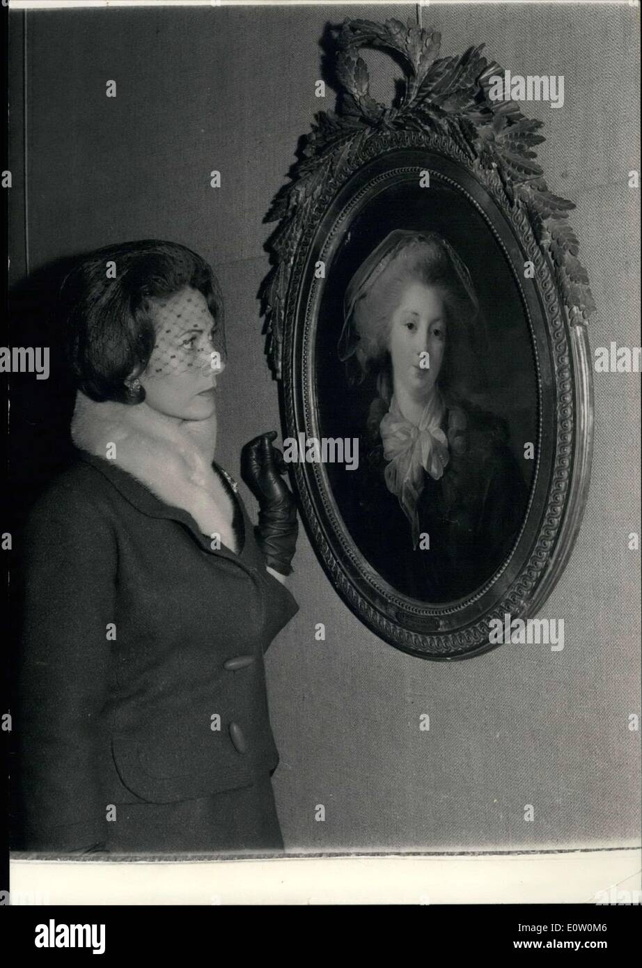 16. Oktober 1960 - Rochas organisiert eine Ausstellung von Gemälden, genannt '' Frauen von gestern und heute ' Ne Pic Stockfoto