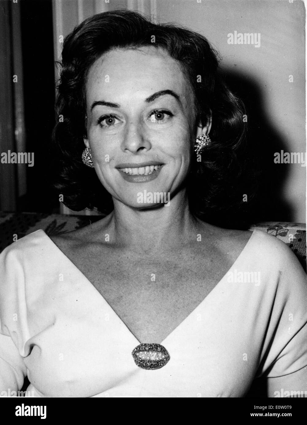 Schauspielerin Paulette Goddard in einem Abendkleid Stockfotografie Alamy