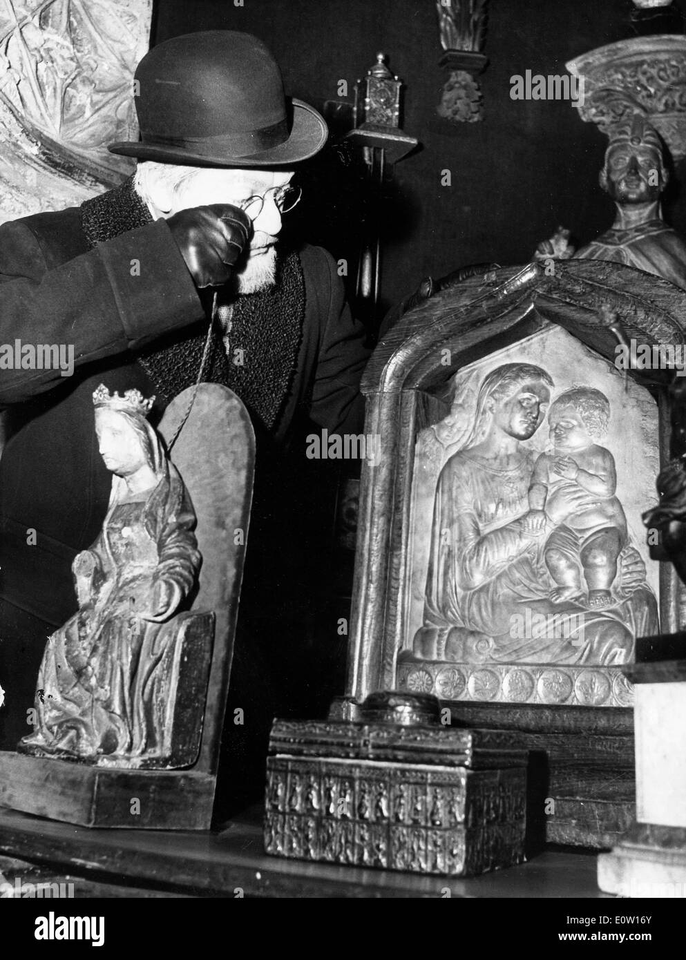 Schauspieler Jean Marais gekleidet einen älteren Mann, Kunst Stockfoto