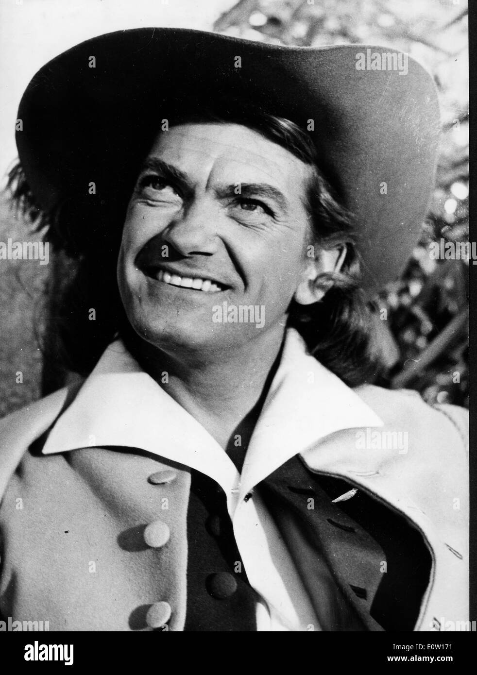 Jean Marais in Tracht Stockfoto