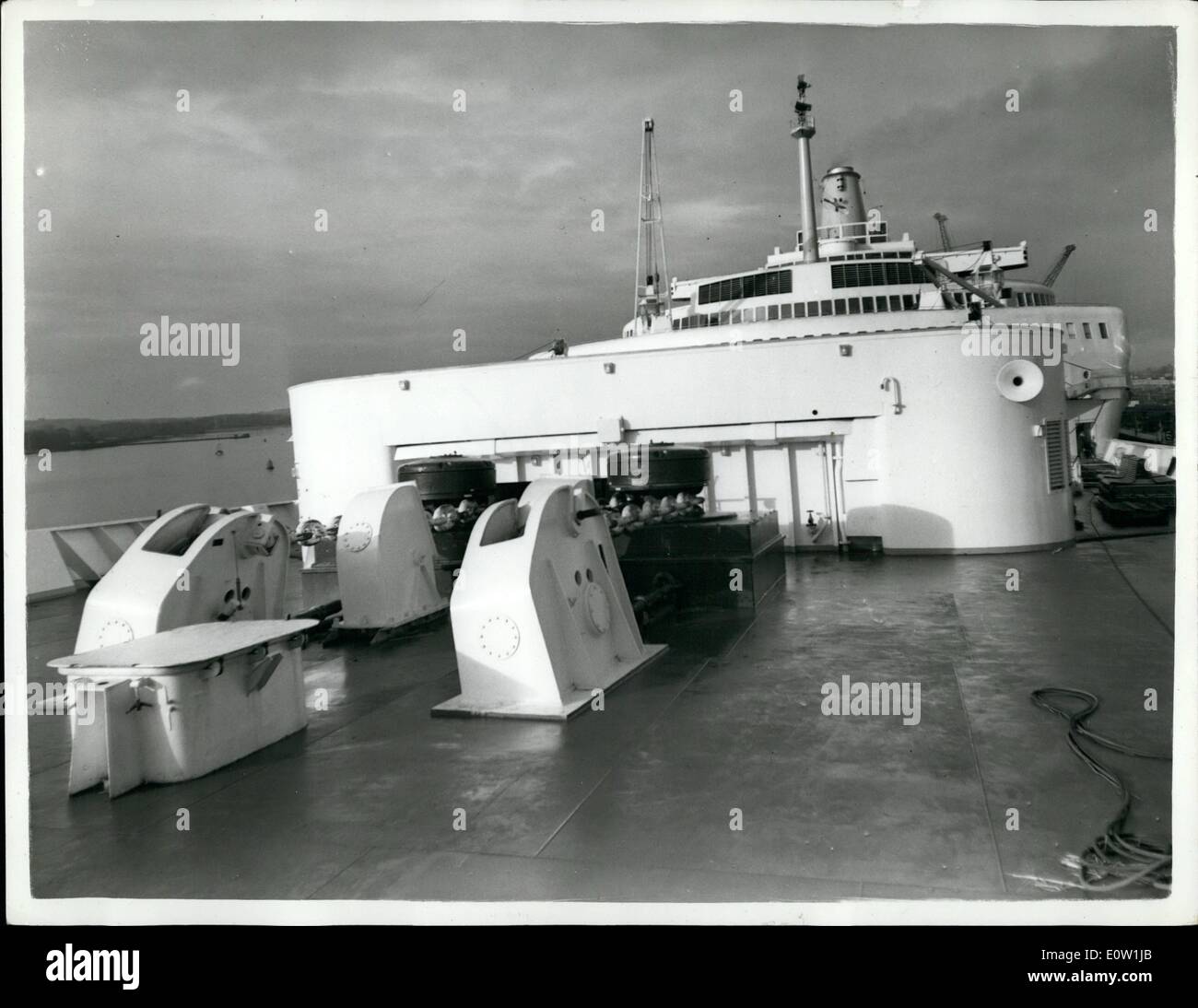 11. November 1960 - bereitet Großbritanniens neueste PASSAGIERSCHIFF auf Jungfernfahrt 4.000.000 '' ORIANA''. Das neue luxuriöse P. und O. Liner ORIANA (40.000 Tonnen) ist jetzt in Southampton Vorbereitung auf ihrer Jungfernfahrt nach Australien und Nordamerika... Die ORIANA ist das größte Passagierschiff, die in England ins Leben gerufen werden- und Küste 4.000.000. Sie wird sein unter dem Kommando von Captain CLIFFORD EDGECOMBE- und gilt als das modernste Passagierschiff der Welt werden heute Stockfoto