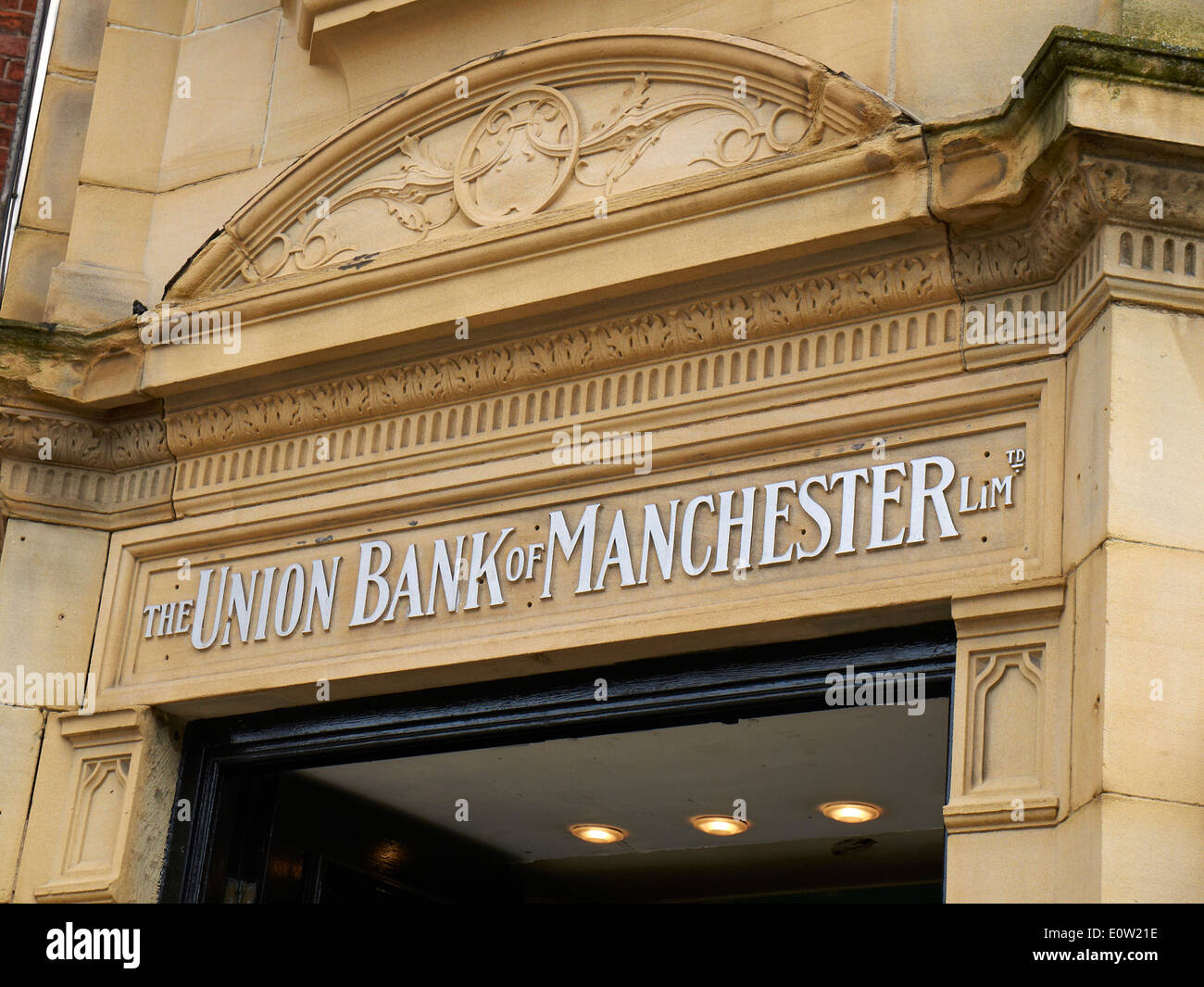 Die Union Bankgebäude von Manchester jetzt Bank Modegeschäft in Bridge Street Underbank in Stockport, UK Stockfoto