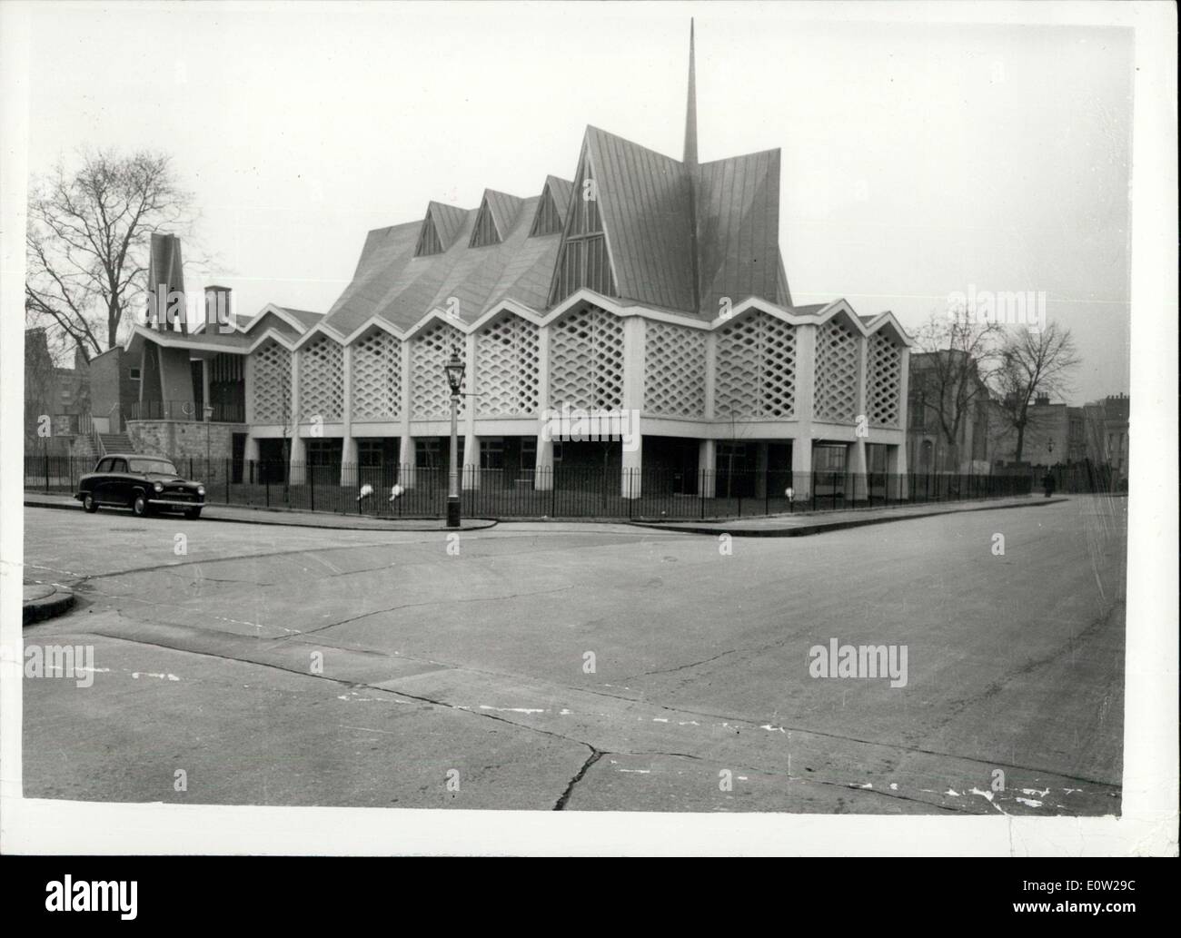 16. Dezember 1960 - Ansicht der St. Pauls Kirche auf dem Anwesen von Brandon, die der Church Of England Behörden die ausgebombten Kirche von St. Pauls, ersetzen Lorrimore Square entstand. Stockfoto