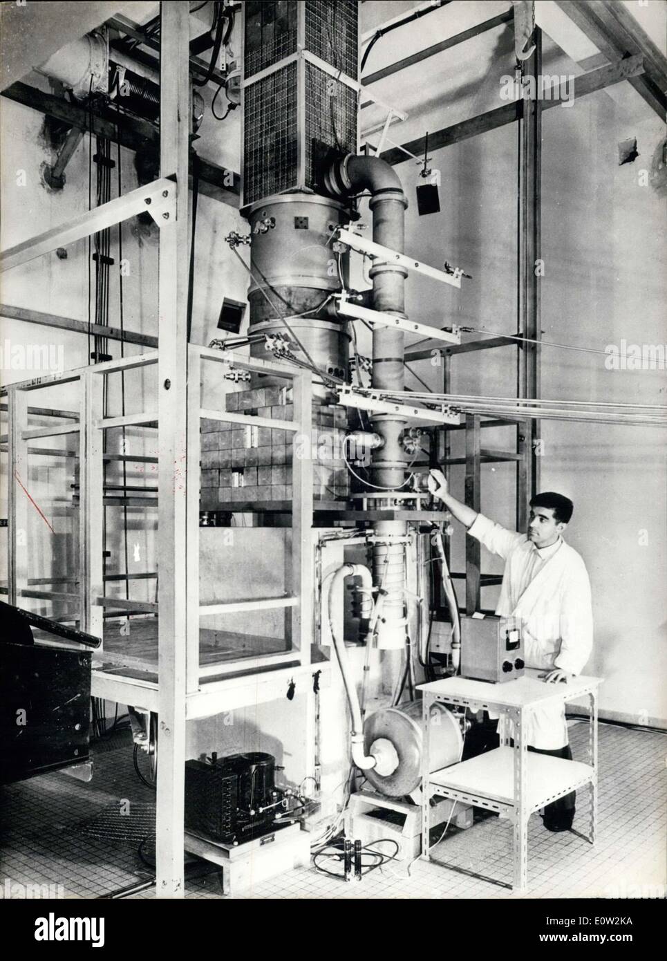 23. Dezember 1960 - nationales Zentrum für wissenschaftliche Forschung Mikroskop in Toulouse Stockfoto