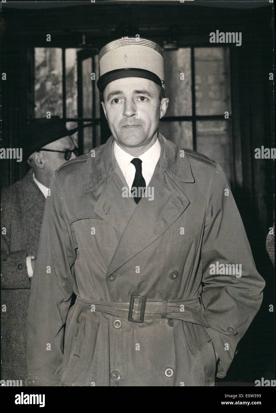 3. März 1961 - Barrikaden Studie Urteil in dieser Nacht: Der letzte Anhörung der So genannten '' Barrikaden Studie '', in dem eine Vielzahl von hochrangigen Offizieren und Beamten beteiligt die algerischen Aufstand von Januar 1960 erschien entweder als Beklagten oder zeugen heute stattgefunden. Das Urteil wird in dieser Nacht bekannt sein. Foto zeigt Oberst Gardes, ehemaliger Fallschirmjäger Kommandant eines der Beklagten frei, Ankunft der letzten mündlichen Verhandlung. Stockfoto