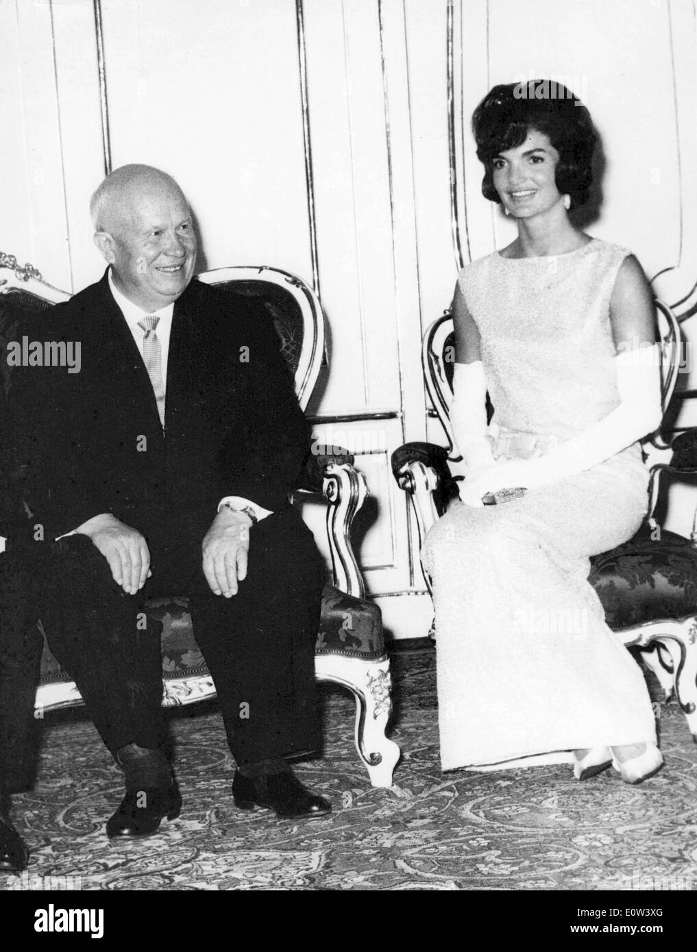 Nikita Khrushchev und Jackie Kennedy besuchen Abendessen Stockfoto