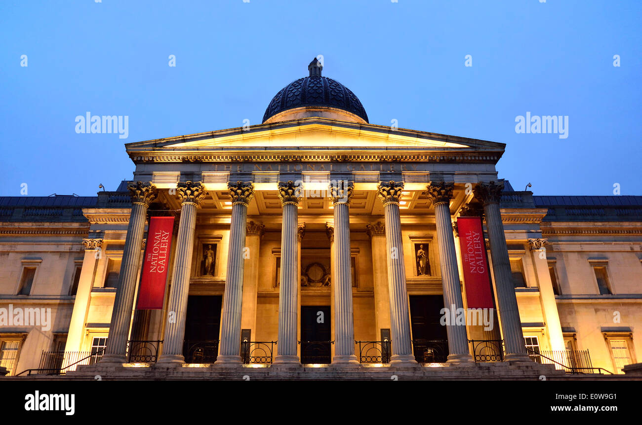 National Gallery, blaue Stunde, Trafalgar Square, London, England, Vereinigtes Königreich Stockfoto