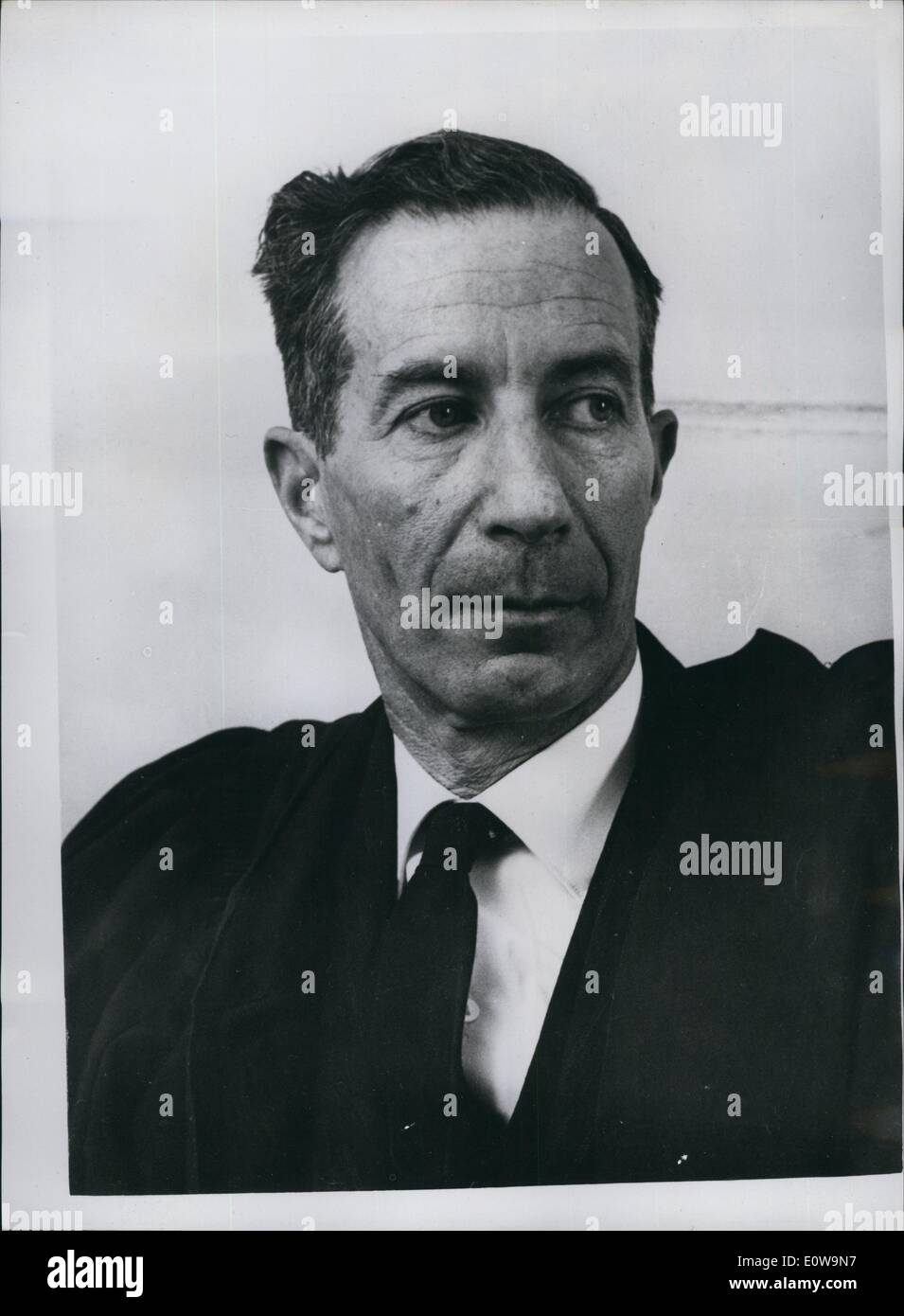 3. März 1962 - Appell von Adolf Eichmann zu hören. Ein Witkon: Ein Witkon - einer der Beamten, die Teilnahme an der mündlichen Verhandlung in Jerusalem, der die Anfechtung von Adolf Eichmann seine Verurteilung und die Todesstrafe. Stockfoto