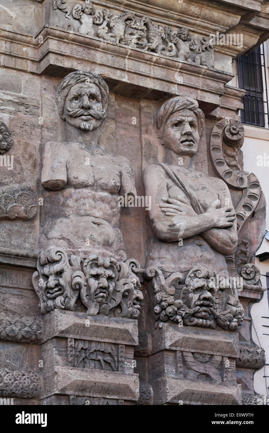 Zwei Mauren, monumentalen Figuren an der Porta Nuova, Palazzo dei Normanni, Sitz des sizilianischen Parlaments, Palermo, Sizilien, Italien Stockfoto