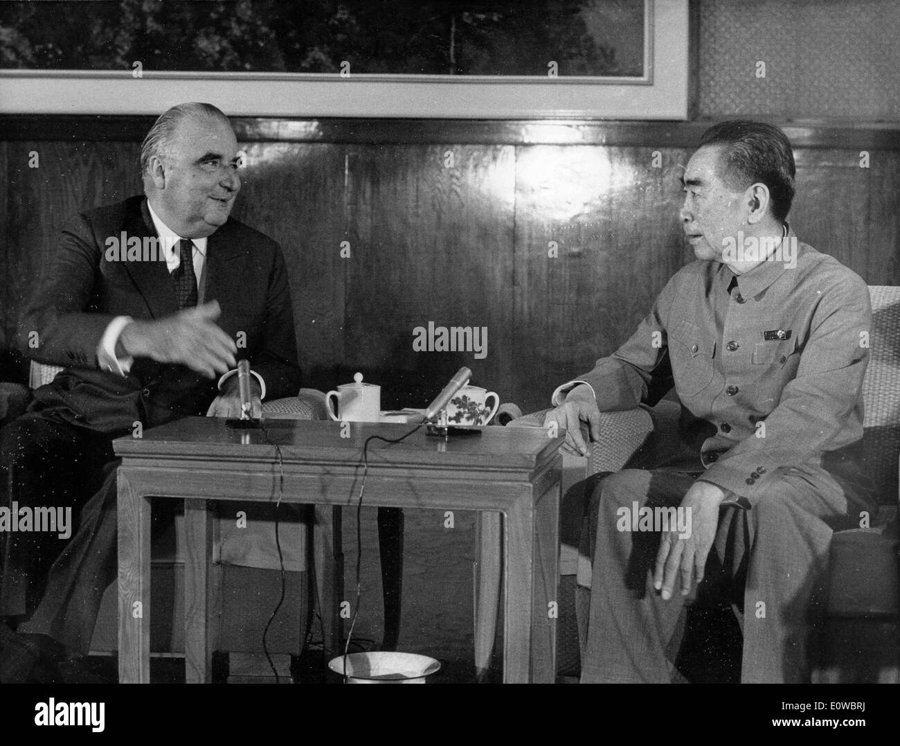 Georges Pompidou spricht mit Zhou Enlai Stockfoto