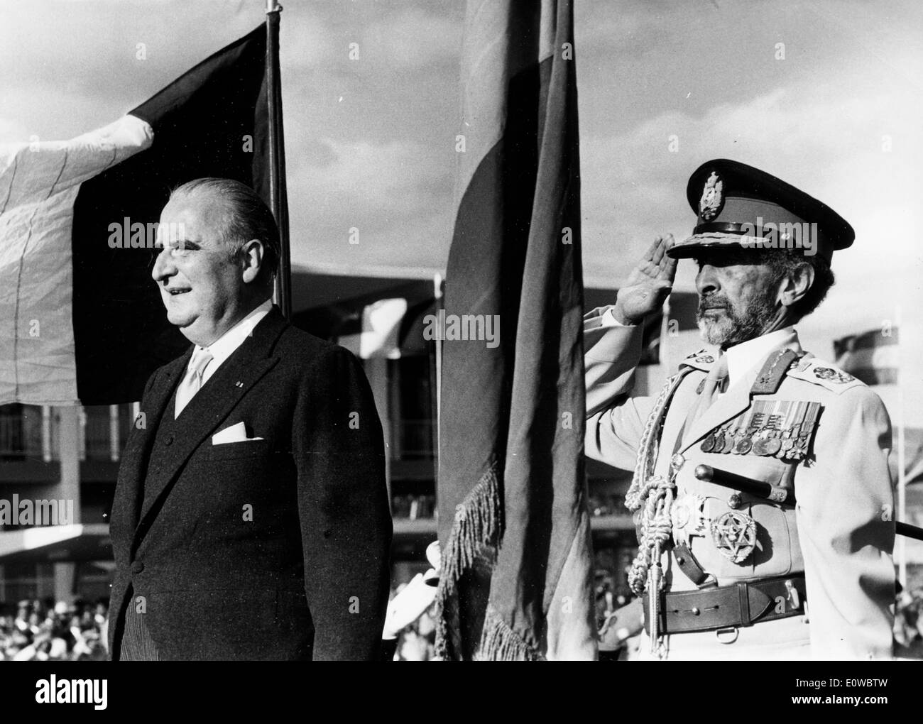 Haile Selassie ich Präsidenten Pompidou am Flughafen begrüßt Stockfoto