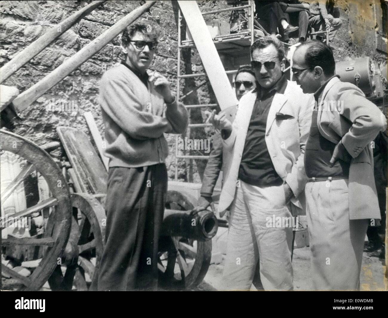 6. Juni 1962 - In Sizilien, in einer kleinen Stadt in der Nähe von Palermo, großen Regisseur Luchino Visconti, leitet den Film Il Gattopardo '''' dessen Bildschirm spielen aus sizilianischen Schriftsteller Bestseller stammt Tommasi di Lampedusa. Einige der Orte, die von Visconti genutzt sind die wilden Länder der alten Sizilien, wo die schönsten Kulissen stattfinden. Wisconti hat für den Prinzipal Rollen große Schauspieler wie Burt Lancaster, Claudia Cardinale und französischen Schauspieler Alain Delan gewählt. Foto zeigt Burt Lancaster und Luchino Visconti Stockfoto